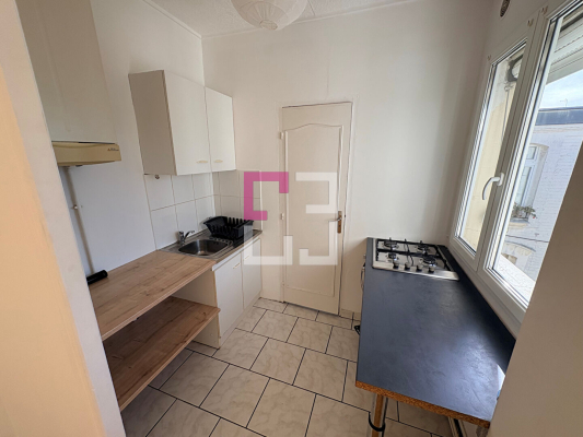 
Immeuble Saint Quentin 15 pièce(s) 213 m2
