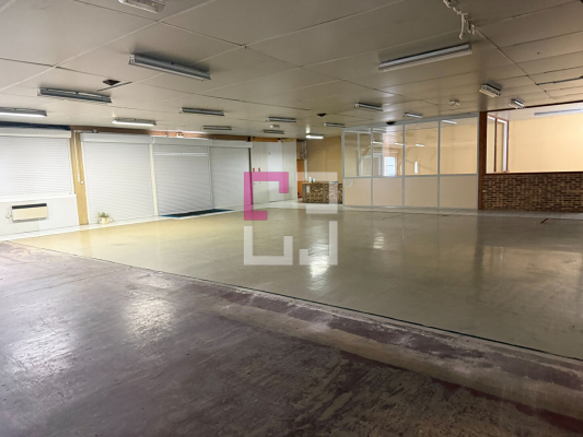 
Local professionnel CHAUNY 660m²
