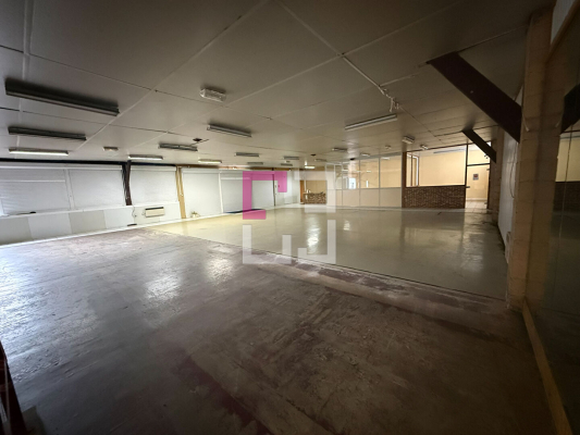 
Local professionnel CHAUNY 660m²
