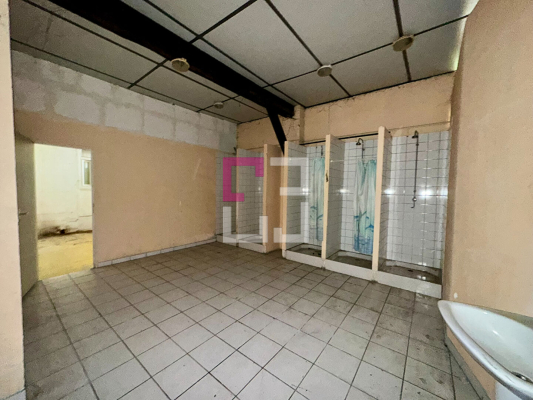 
Local professionnel CHAUNY 660m²
