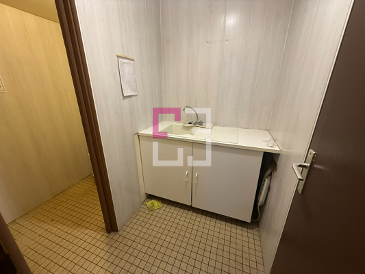 
Local professionnel CHAUNY 660m²
