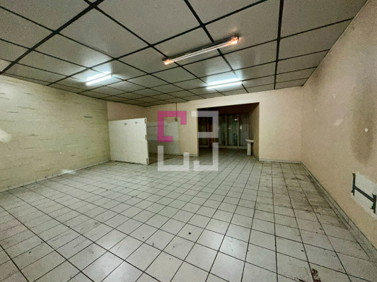 
Local professionnel CHAUNY 660m²
