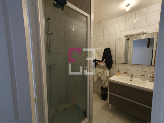 
Immeuble Saint Quentin 11 pièce(s) 277 m2
