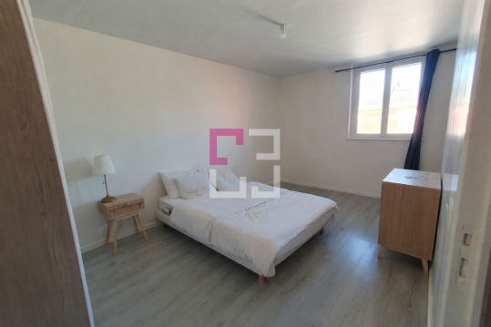 
Immeuble Saint Quentin 11 pièce(s) 277 m2
