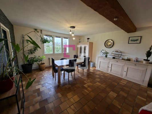 
Maison Wimy 9 pièce(s) 216 m2
