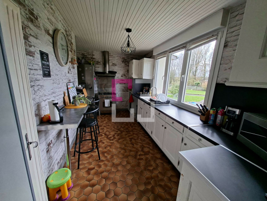 
Maison Wimy 9 pièce(s) 216 m2
