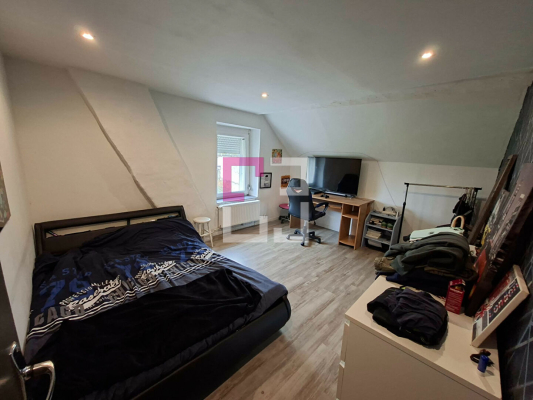 
Maison Wimy 9 pièce(s) 216 m2
