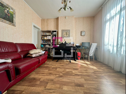 
Maison Flavy Le Martel 6 pièce(s) 161m²
