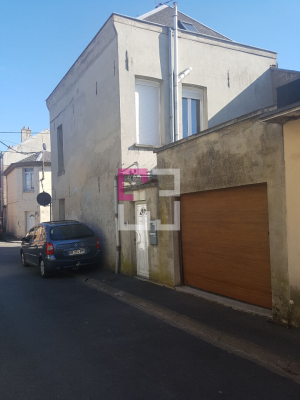 
SAINT QUENTIN PROCHE CENTRE VILLE. IMMEUBLE 2 LOTS + GARAGE
