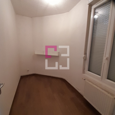 
SAINT QUENTIN PROCHE CENTRE VILLE. IMMEUBLE 2 LOTS + GARAGE
