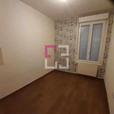 
SAINT QUENTIN PROCHE CENTRE VILLE. IMMEUBLE 2 LOTS + GARAGE
