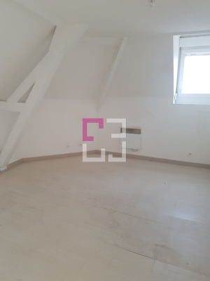 
SAINT QUENTIN PROCHE CENTRE VILLE. IMMEUBLE 2 LOTS + GARAGE
