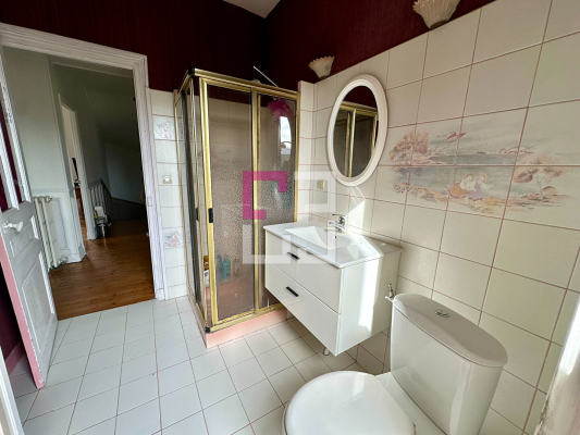 
Maison Anguilcourt Le Sart 7 pièce(s) 203 m2
