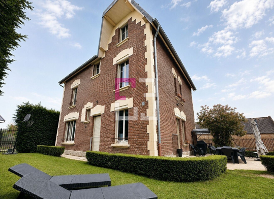 
Maison Anguilcourt Le Sart 7 pièce(s) 203 m2
