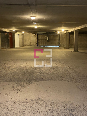 
Parking / box St Quentin
