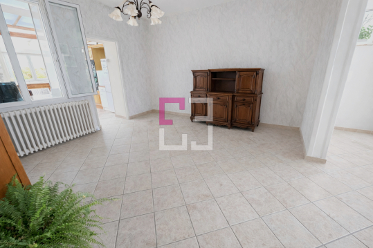 
Maison Tergnier 6 pièce(s) 140 m2
