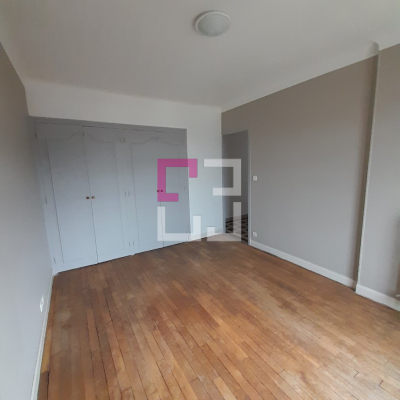 
LAON GARE APT TYPE 3.
