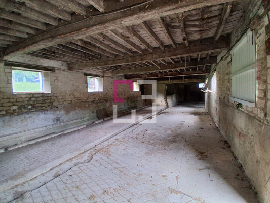 
Maison Housset 11 pièce(s) 434.91 m2
