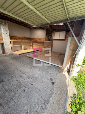 
Parking / box Proisy 32 m2
