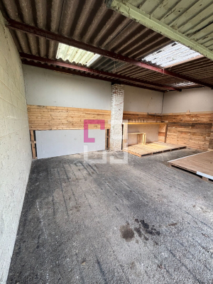 
Parking / box Proisy 32 m2
