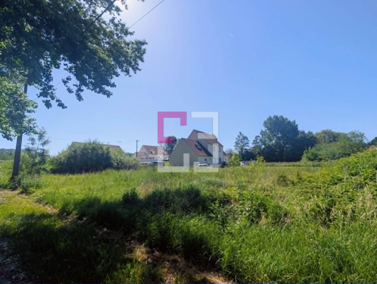 
Terrain constructible non viabilisé de  1125 m² à 3mn de Lassigny
