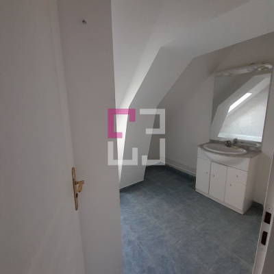 
LAON VILLE BASSE. REF 5294LR MAISON type 3 avec parking privatif. Loué.
