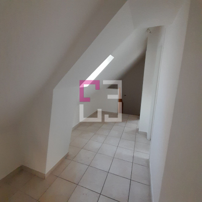 
LAON VILLE BASSE. REF 5294LR MAISON type 3 avec parking privatif. Loué.
