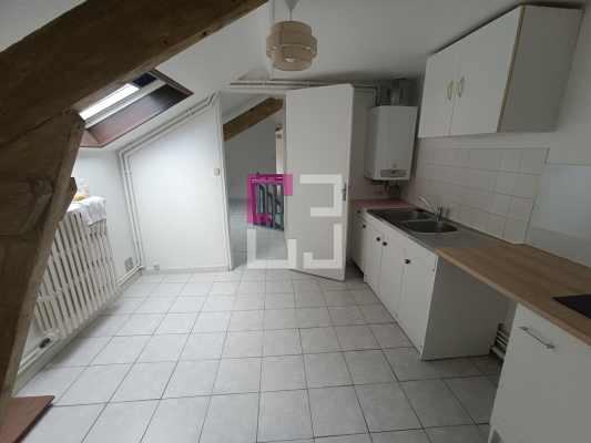 
Appartement en centre ville à CHAUNY
