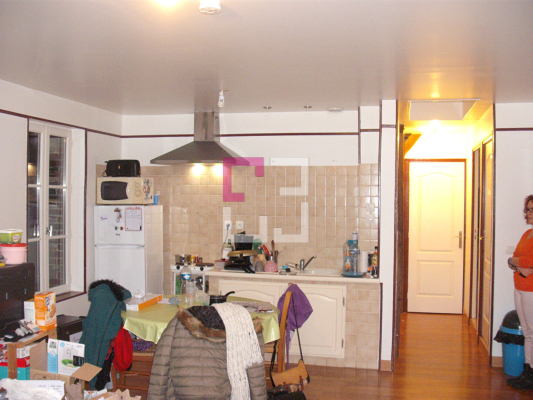 
CREPY EN LAONNOIS. IMMEUBLE DE 7 LOTS avec parking
