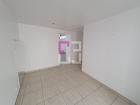 
Maison La Fere 6 pièce(s) 144 m2
