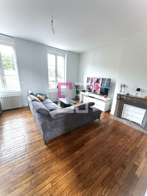 
Appartement 4 pièce(s) 108.69 m2 avec extérieur et parking

