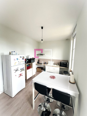 
Appartement 4 pièce(s) 108.69 m2 avec extérieur et parking
