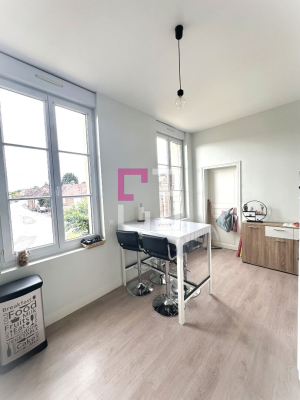 
Appartement 4 pièce(s) 108.69 m2 avec extérieur et parking

