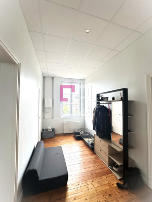 
Appartement 4 pièce(s) 108.69 m2 avec extérieur et parking

