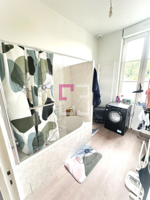 
Appartement 4 pièce(s) 108.69 m2 avec extérieur et parking
