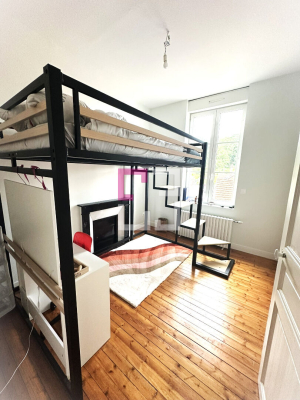 
Appartement 4 pièce(s) 108.69 m2 avec extérieur et parking
