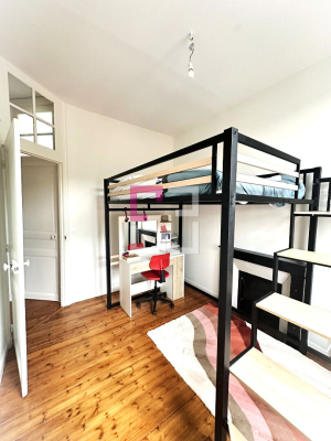 
Appartement 4 pièce(s) 108.69 m2 avec extérieur et parking
