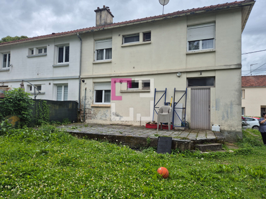 
Maison 3 chambres avec jardin et garage
