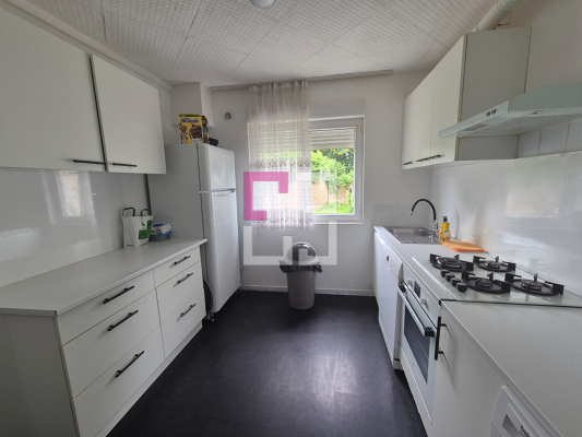 
Maison 3 chambres avec jardin et garage
