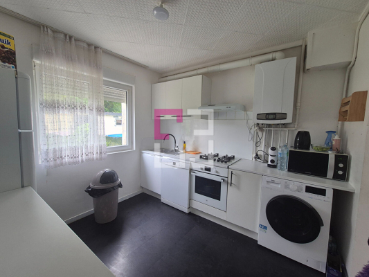 
Maison 3 chambres avec jardin et garage
