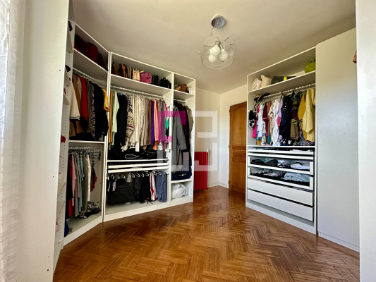 
Maison Camelin 8 pièce(s) 200 m2
