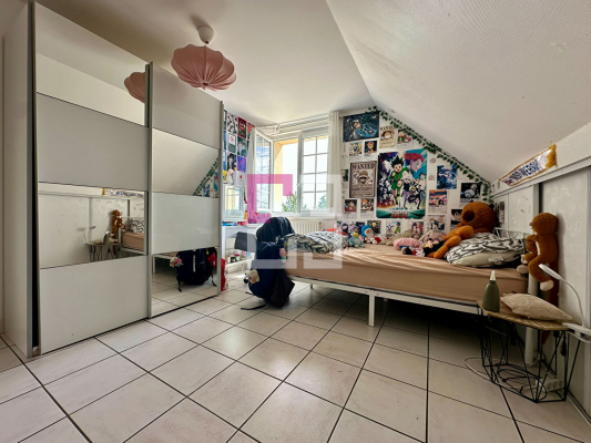 
Maison Camelin 8 pièce(s) 200 m2
