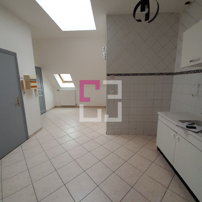 
SOISSONS PROCHE CENTRE VILLE. APT 35M²
