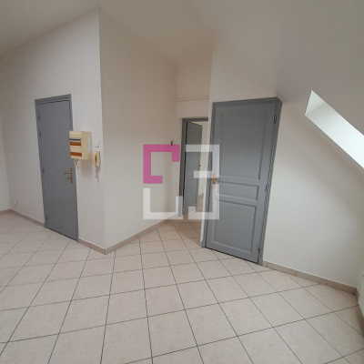 
SOISSONS PROCHE CENTRE VILLE. APT 35M²
