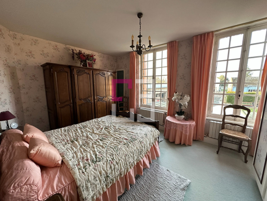 
Corps de ferme Nesle 15 pièce(s) 320m2
