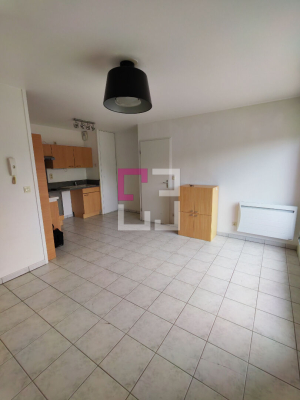 
LAON VILLE BASSE APT TYP3. TERRASSE. ref 5267LR
