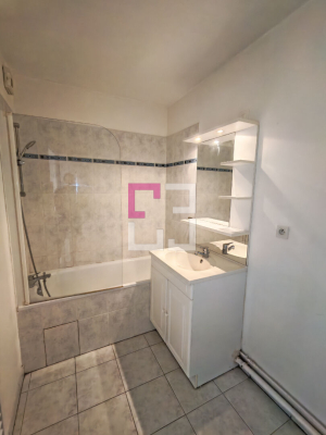 
LAON VILLE BASSE APT TYP3. TERRASSE. ref 5267LR
