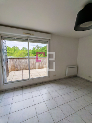 
LAON VILLE BASSE APT TYP3. TERRASSE. ref 5267LR
