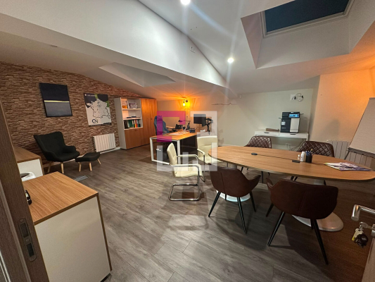 
Loft Avranches 10 pièce(s) 289 m2
