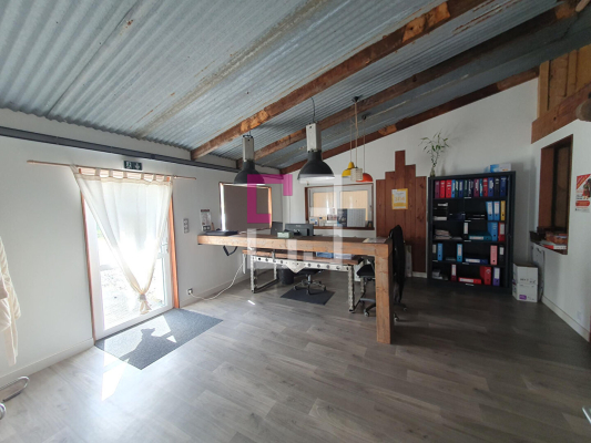 
Local commercial Precey 25 pièce(s) 1000m2
